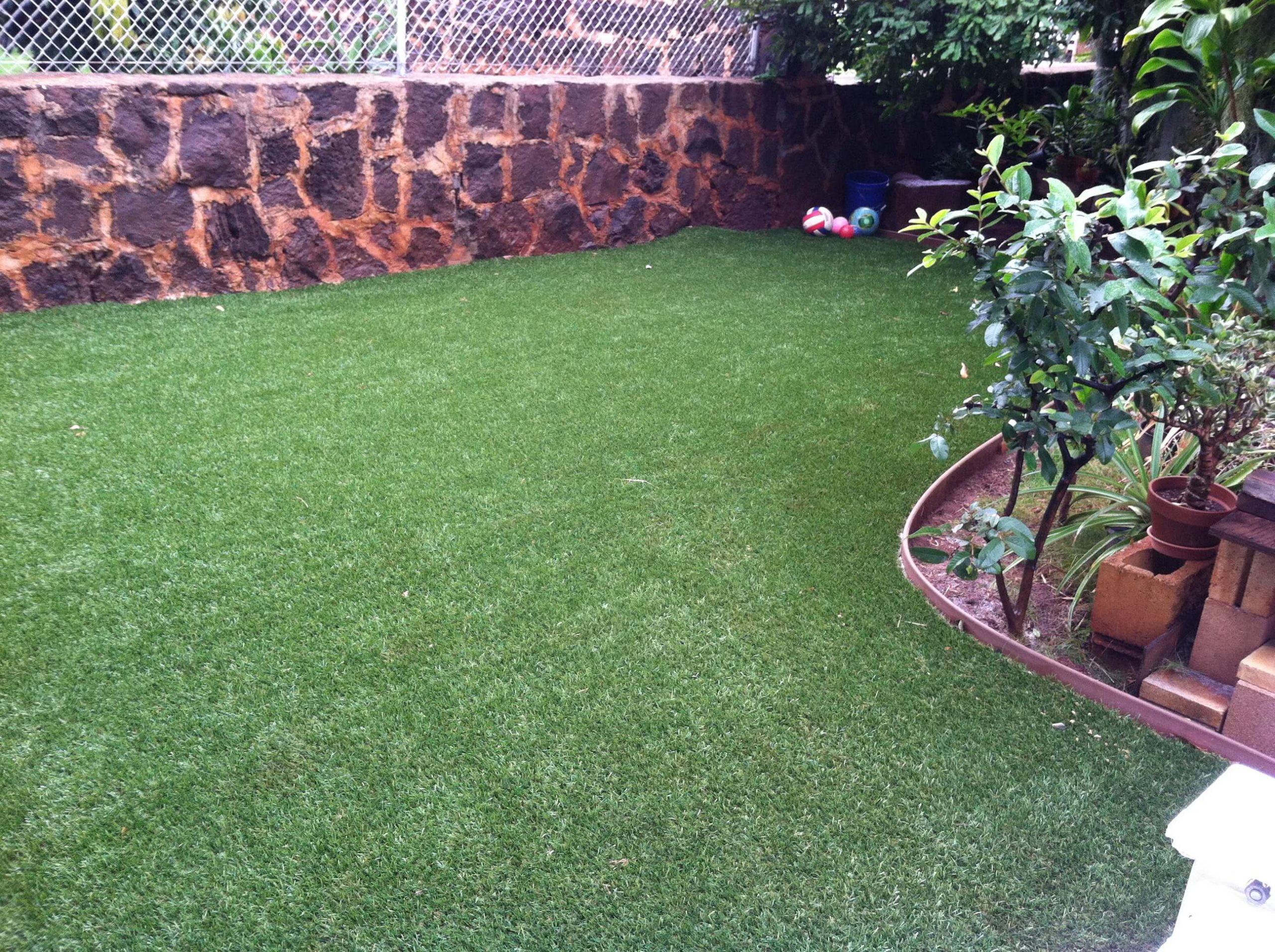 Artificial grass solution for dogs and pets